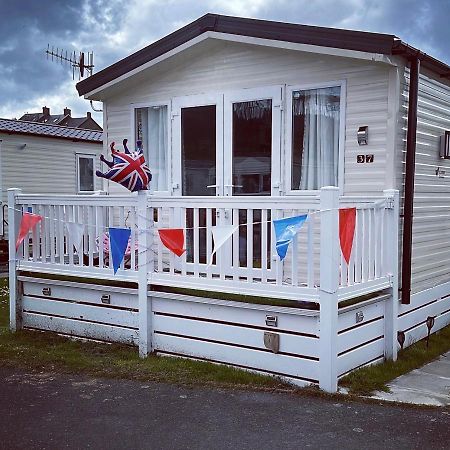 Powys 37 Hotel Борт Екстериор снимка