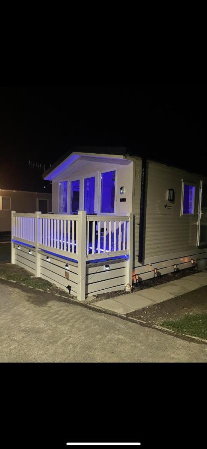Powys 37 Hotel Борт Екстериор снимка
