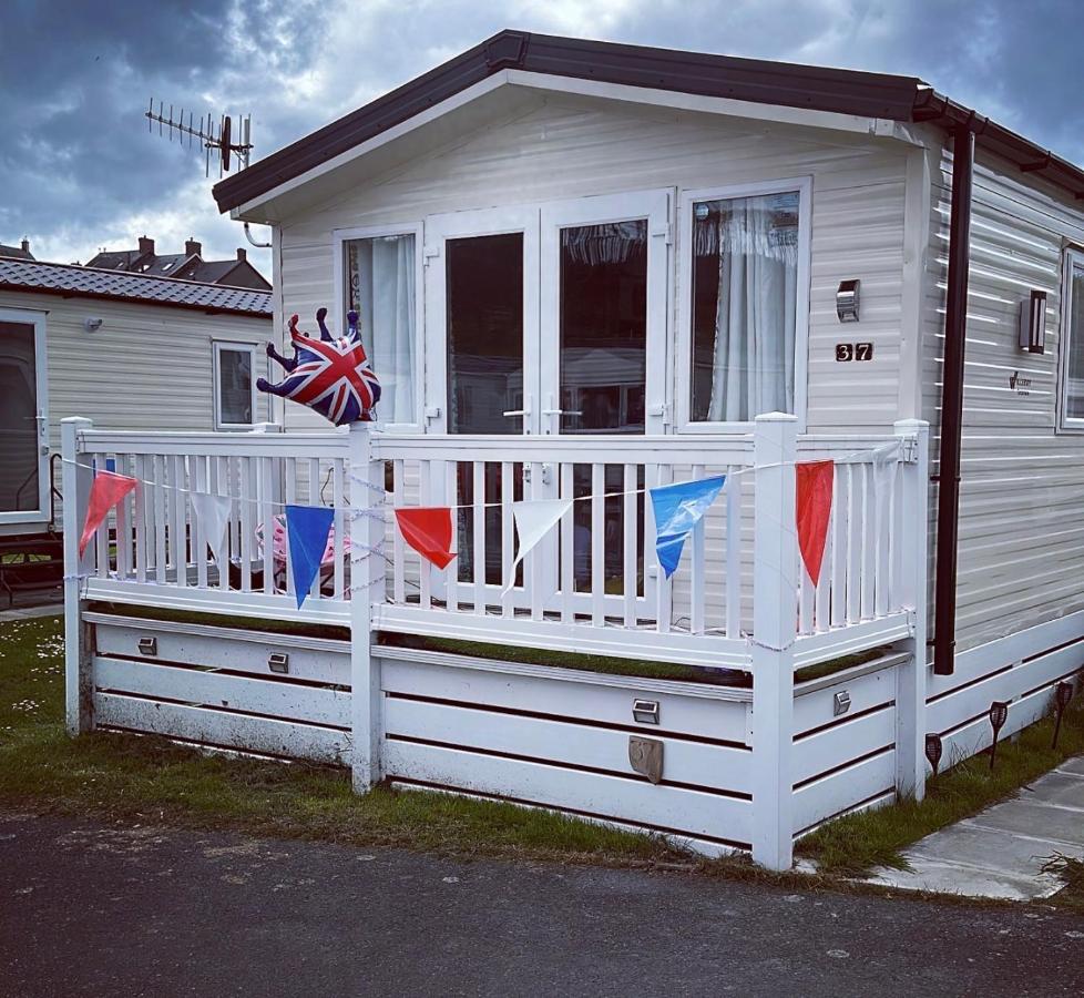 Powys 37 Hotel Борт Екстериор снимка