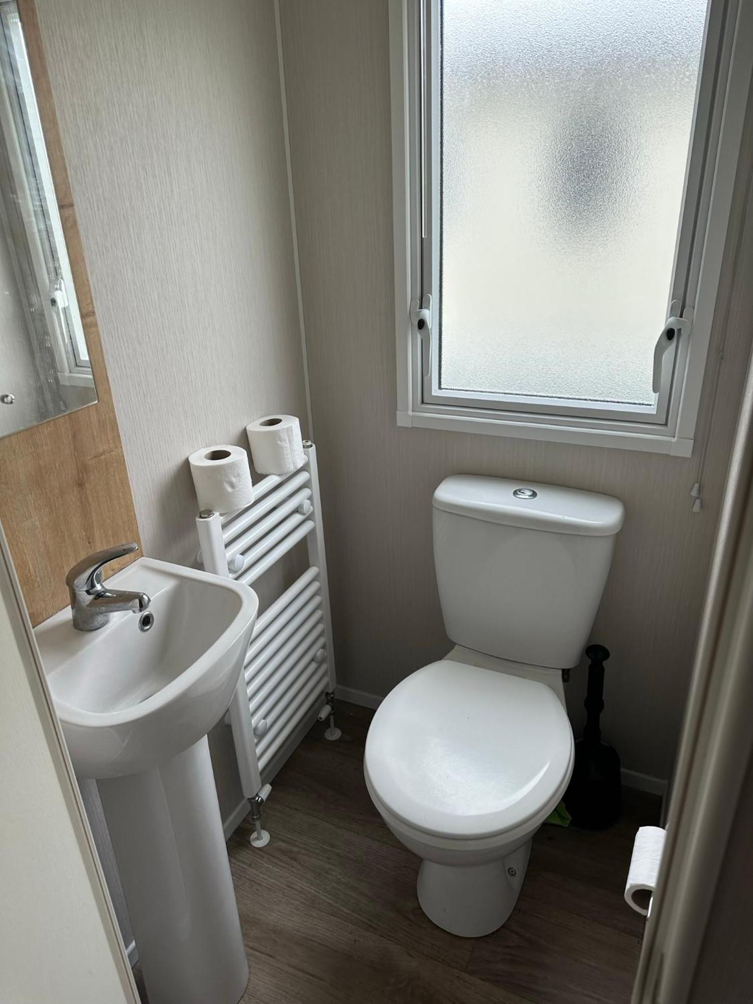 Powys 37 Hotel Борт Екстериор снимка
