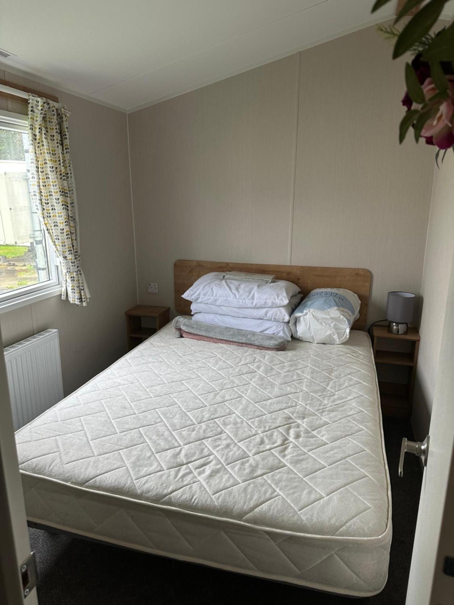 Powys 37 Hotel Борт Екстериор снимка